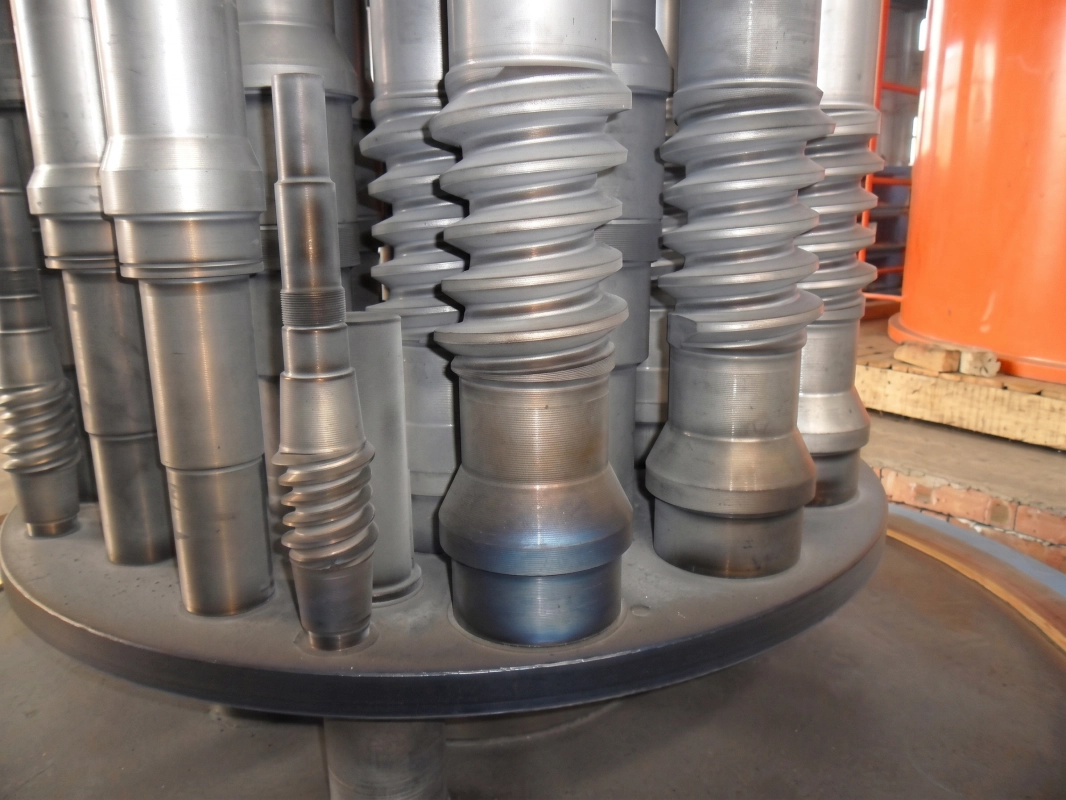 Heat treatment furnace for gear hardening — carburizing and nitriding